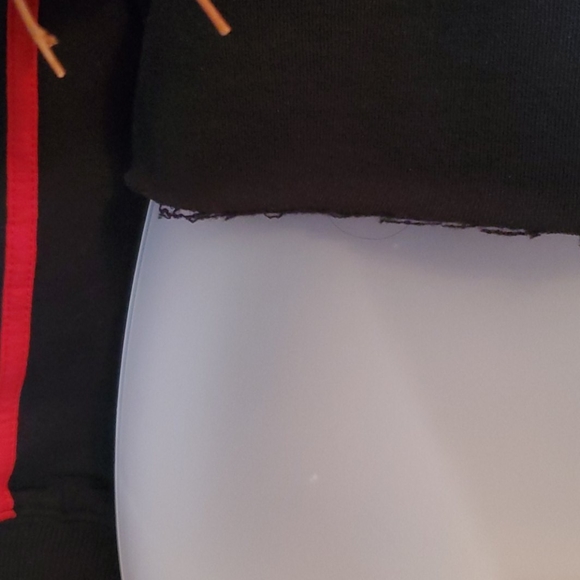 Cropped Sweater❤🤍🖤 - Picture 2 of 4